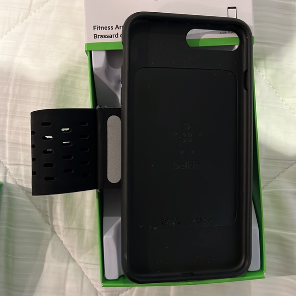 Belkin fitness armband gentle used a few times. - Picture 5 of 8